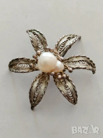 Сребърна брошка