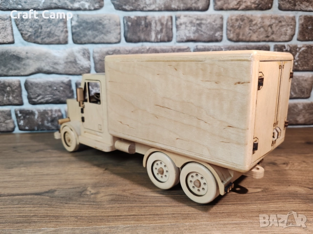 Дървен модел на хладилен камион – Craft Camp, снимка 13 - Коли, камиони, мотори, писти - 52735818