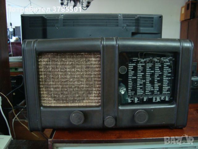 Продавам ретро радиоапарат, снимка 1 - Антикварни и старинни предмети - 45810843