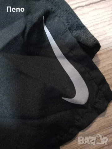 Гащи Nike, снимка 2 - Къси панталони и бермуди - 53218532
