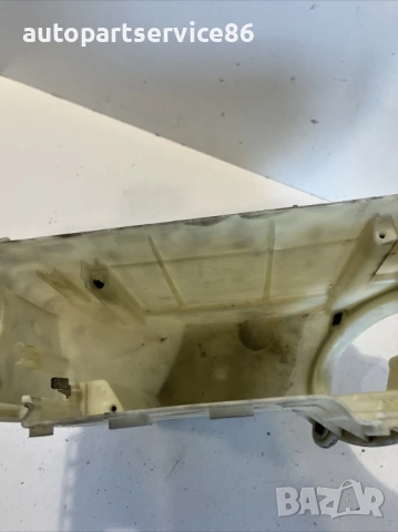 Държач на кутия с предпазители за Mercedes CLS W219 320 CDI (2009) A2115400824, снимка 2 - Части - 54213441