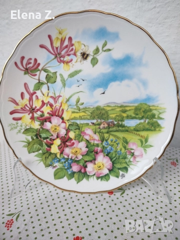 Три красиви декоративни чинии Royal Albert - As the seasons unfold, снимка 4 - Декорация за дома - 52917431