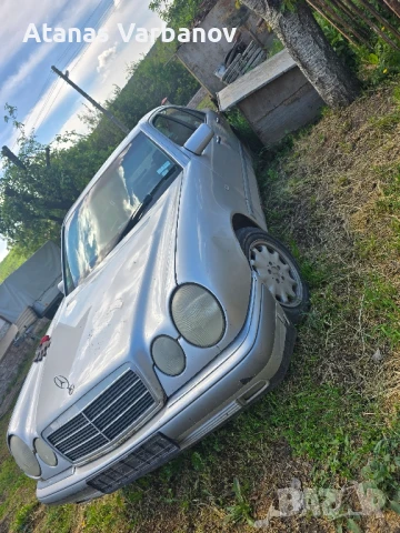 Мерцедес е 200 цди НА ЧАСТИ , снимка 1