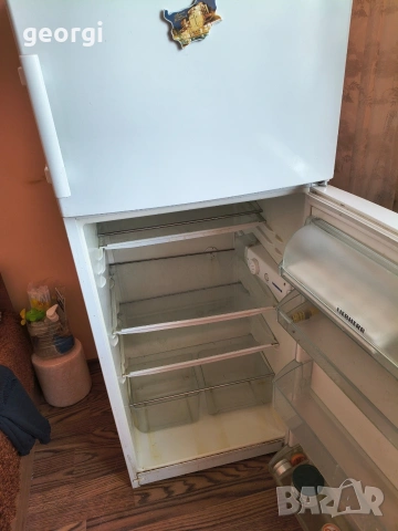 Хладилник с горна камера Liebherr, снимка 4 - Хладилници - 54235856