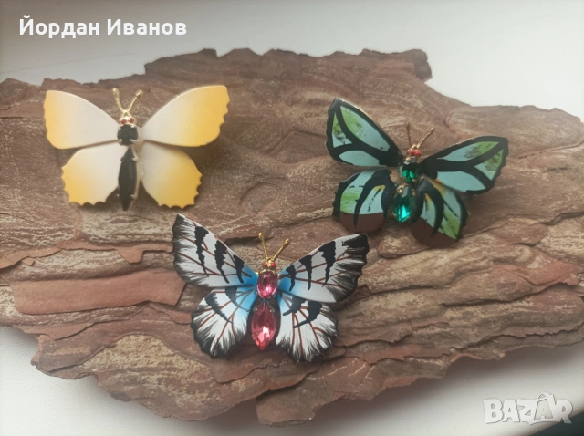 Старинни чешки брошки 