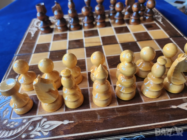 шах - голям ( и табла) р-р 48х48см, пирографиран р-р 34х34 см и лакиран красив, к-ти с фигури/пулове, снимка 12 - Шах и табла - 52583035