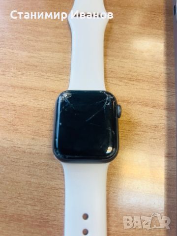 Продавам Apple Watch 4 40mm, снимка 4 - Смарт гривни - 45415482