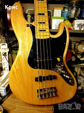 Продавам къстъм Jazz Bass