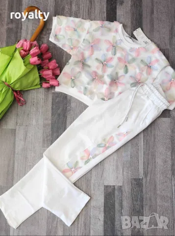 Пролетни дамски комплекти с флорални релефни мотиви Различни дизайни , снимка 2 - Комплекти - 49691547