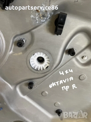 Регулатор за стъклоповдигач предна дясна врата за Skoda Octavia 2.0 TDI 4x4 (2009) 1Z2837656Q , снимка 2 - Части - 54256400