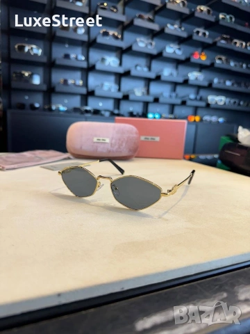 MIU MIU 🤍 Дамски Слънчеви Очила, снимка 3 - Слънчеви и диоптрични очила - 53468028