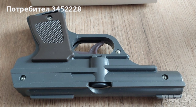 Играчка нова пистолет Русия за колекционери с оригиналната кутия , снимка 3 - Антикварни и старинни предмети - 54244519