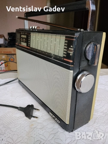 VEF 221 западен стандарт 88-108Mh. 15 Евро , снимка 2 - Радиокасетофони, транзистори - 54288718