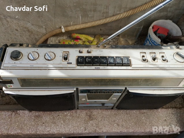 Радио касетофон Sharp, снимка 2 - Радиокасетофони, транзистори - 53777428