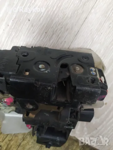 Задна ,дясна, Ключалка VW Passat 5 , , снимка 4 - Части - 50273976