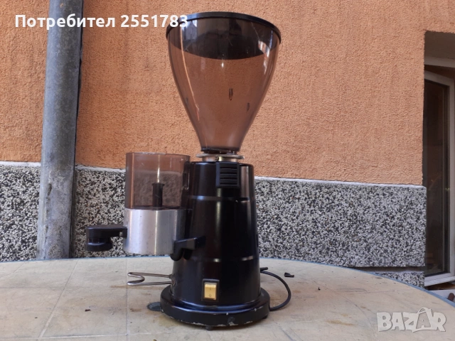 Професионална италянска кафемелачка 
