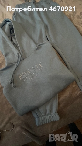 Дамски костюм от полар в син цвят, яке овърсайз, панталон размер S-M, снимка 4 - Спортни екипи - 52679939