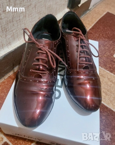 Дамски обувки цвят бордо