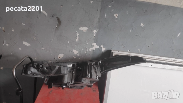 Продавам - оригинален десен ксенонов фар за Тойота CHR със счупени крачета, снимка 5 - Части - 51882346