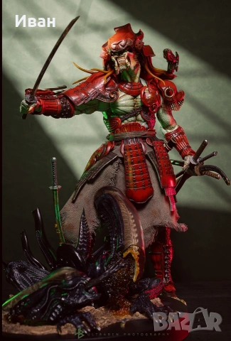 Hot Toys Deluxe - Колекционерска фигурка на Akaoni Samurai Predator Original and Deluxe version , снимка 2 - Колекции - 53812599