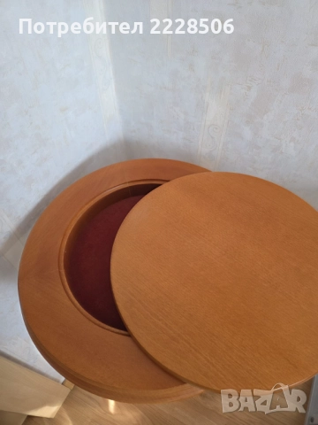 Помощна маса със скрито отделение!!! Много добро състояние!!!, снимка 5 - Маси - 52934375