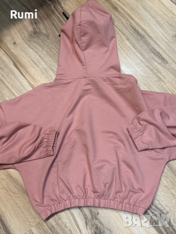 Дамски чисто нов суитшърт Nike - Sportswear Tech Dri-Fit ! S, 35 лв, снимка 6 - Спортни екипи - 52306381