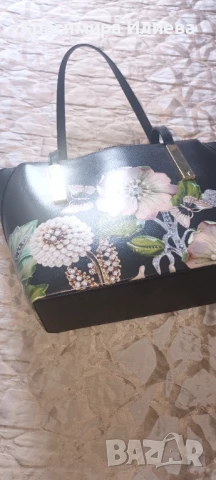 Чанта от естествена кожа на Ted Baker , снимка 8 - Чанти - 50826635