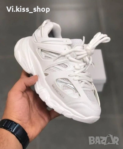 Нови обувки Balenciaga track 