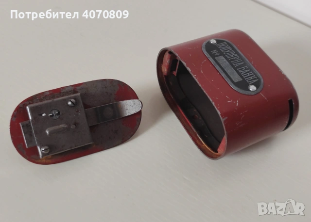 Антикварна метална касичка със ключе, снимка 7 - Антикварни и старинни предмети - 53499674