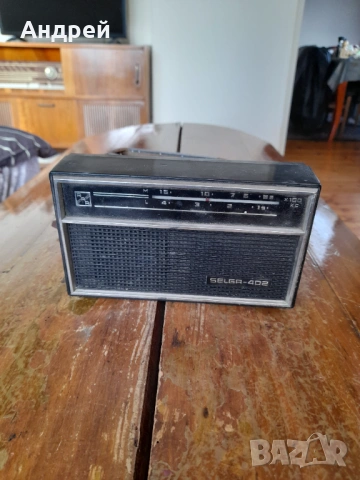 Стар радио,радиоприемник Selga 402, снимка 2 - Антикварни и старинни предмети - 53305827