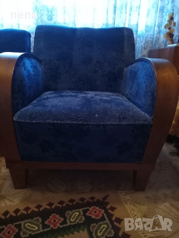 старинни канапета и табуретки