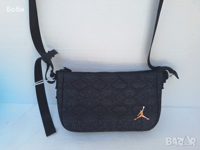 Nike Jordan Handbag - дамска чанта, снимка 3 - Чанти - 45011582