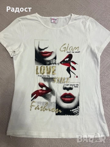 Детска тениска с интересни декорации.