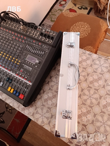 безжични микрофони shure, снимка 5 - Микрофони - 52122479