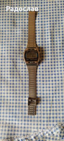 стар електронен часовник , снимка 1 - Мъжки - 45805528
