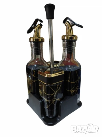 Луксозен въртящ се комплект с дозатори ,метална стойка