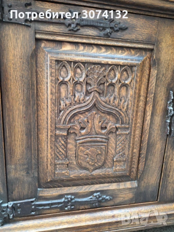 Красив шкаф в Готически стил , снимка 6 - Шкафове - 54293899