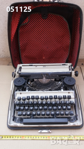 стара ръчна пишеща машина в куфар , снимка 6 - Антикварни и старинни предмети - 44993314