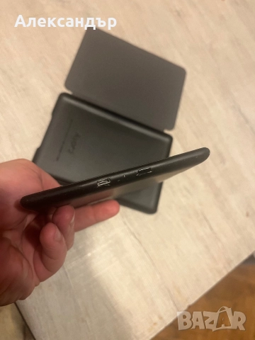 Четец Amazon Kindle Paperwhite Подсветка, 10th generation 2019, 8gb памет, с оригинален калъф , снимка 8 - Електронни четци - 52551733