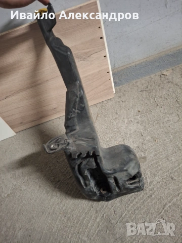 Казанче за течност, чистачки Opel Astra H, снимка 2 - Части - 53777205