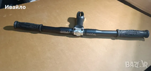 ново право кормило Amoeba с лапа