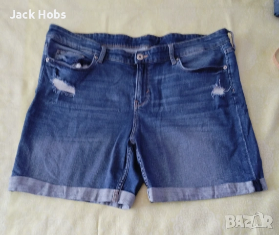 Дънки - къси с кръпки 