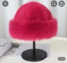 Зимна пухена шапка от изкуствен Косъм в цвят-драконов плод, снимка 1