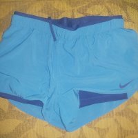 Дамски шорти Nike, снимка 1 - Къси панталони и бермуди - 45586042