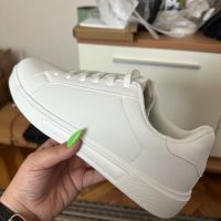 Чисто нови бели обувки (43 номер), снимка 3 - Дамски ежедневни обувки - 45397950