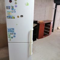 Хладилник с фризер Samsung, снимка 1 - Хладилници - 45408499