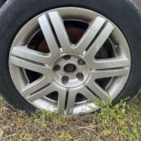 Продавам гуми с джанти за VW Passat 5.5 17 цола , снимка 1 - Гуми и джанти - 45374102