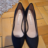 Нови велурени обувки, снимка 2 - Дамски ежедневни обувки - 45041228