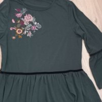 Ефектна зелена блуза с къдрици и бродерия , снимка 2 - Тениски - 46040715