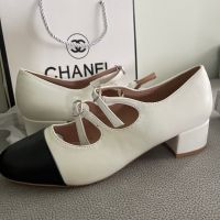 Бели обувки кожени малък ток Шанел chanel, снимка 3 - Дамски обувки на ток - 45782868
